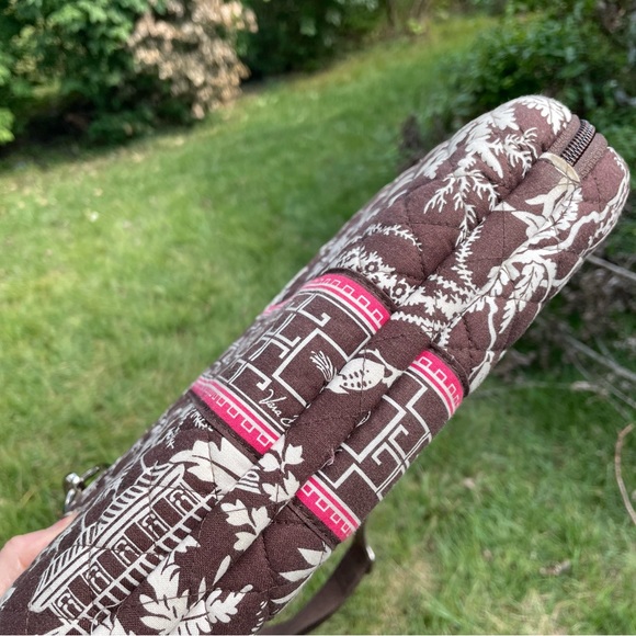 Vera Bradley's Imperial Style Quilted Cotton Covered Tablet/Briefcase - Picture 7 of 14